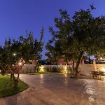 Walnut House - Peaceful Private Garden